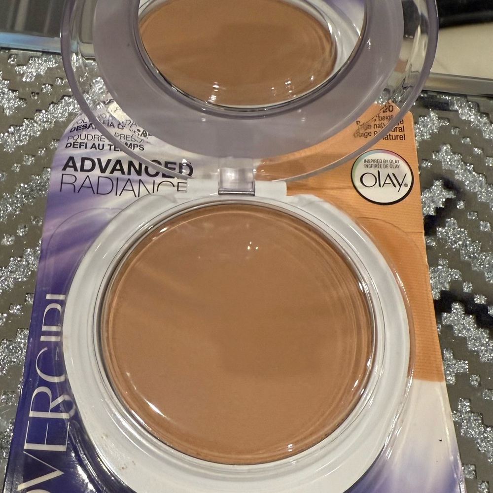 COVERGIRL Tan Setting Powder Smooth Matte Finish 120 Natural Beige